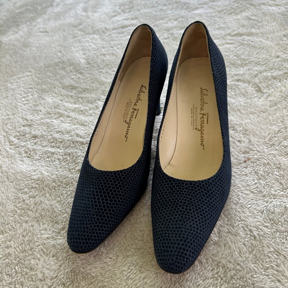 Salvatore Ferragamo Boutique Pumps Womens 6-1/2 B Blue Suede Reptile Textured - Picture 3 of 10